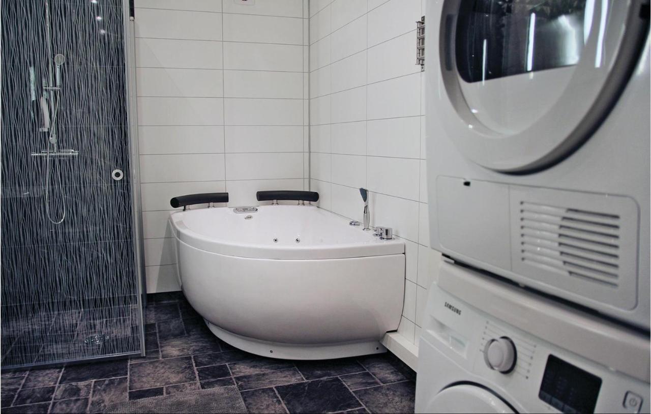 2 Bedroom Cozy Apartment In Habo Mullsjö Dış mekan fotoğraf